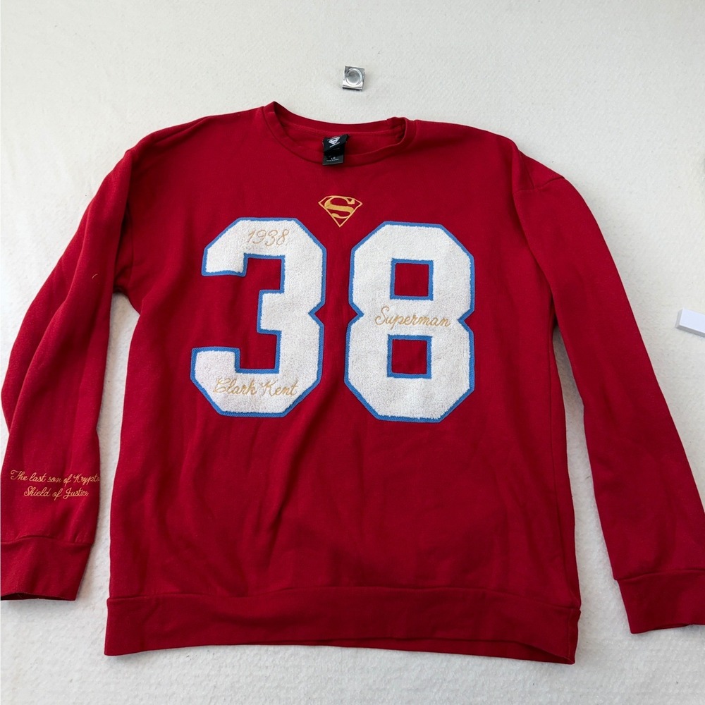 BoxLunch DC Comics Superman Red Varsity Chenille Patch Sweatshirt Mens LG 1938